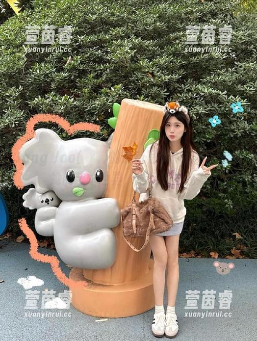 Jang Joo(장주)的最新写真作品集，定阅她的艺术世界，捕捉光影魅力